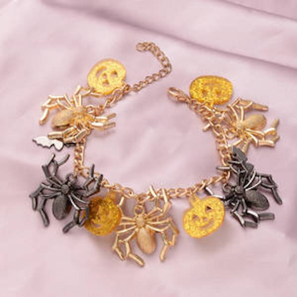 Halloween  Multi  Charm  Bracelet w Spiders Pumpkins &  Bats New